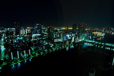 tokyo at night